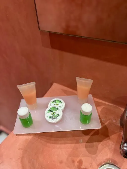 Appartement Bien Situe A Gueliz 마라케시 아파트