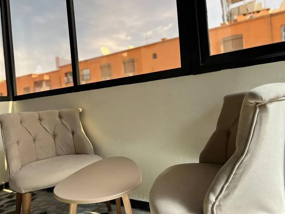 아파트 Appartement Bien Situe A Gueliz 마라케시 모로코