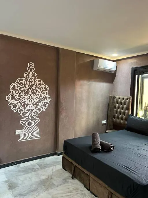 Appartement Bien Situe A Gueliz 마라케시 모로코