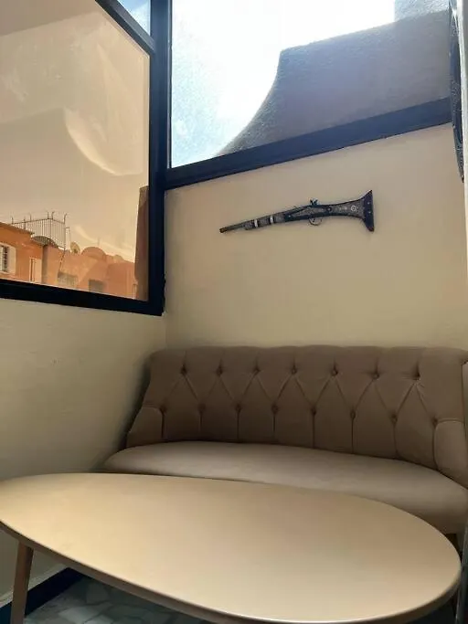 아파트 Appartement Bien Situe A Gueliz 마라케시