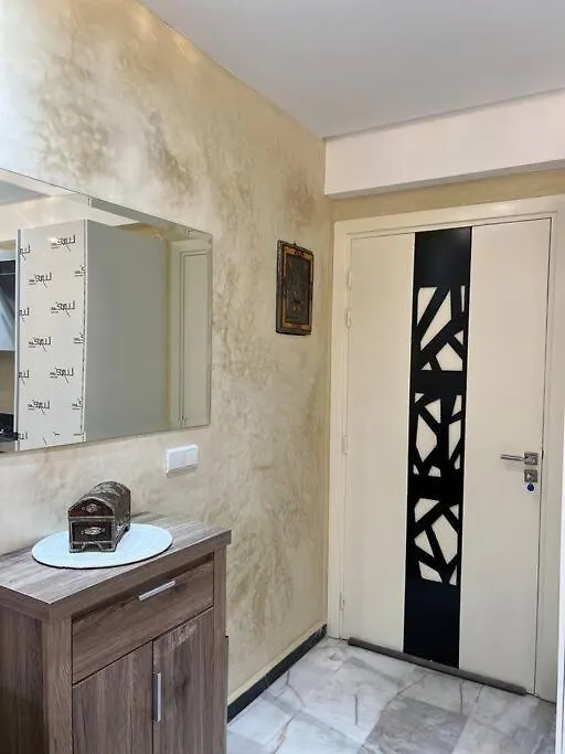 Appartement Bien Situe A Gueliz 마라케시 아파트
