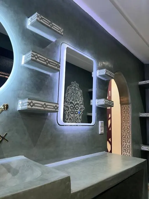 아파트 Appartement Bien Situe A Gueliz 마라케시